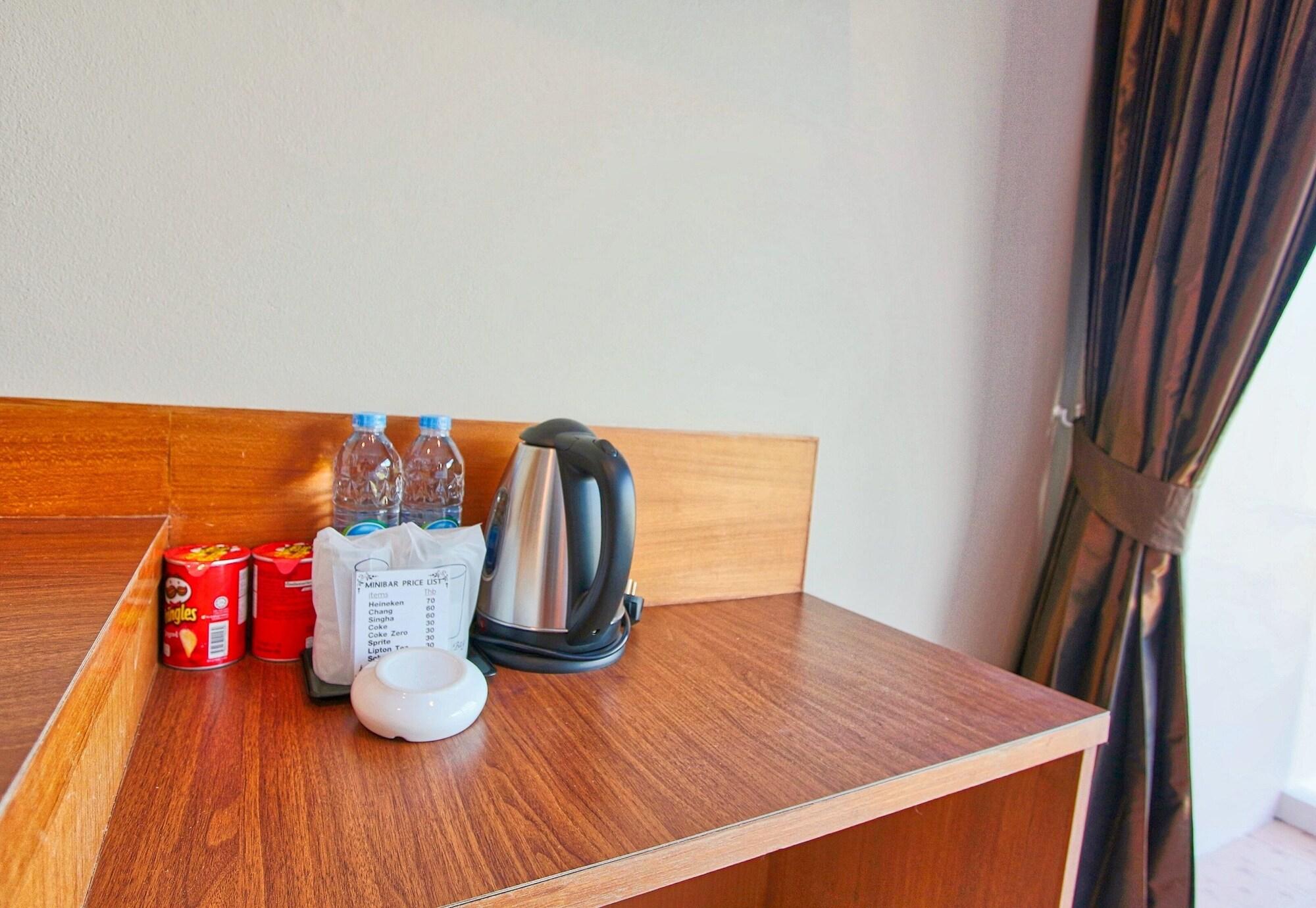 Good Nice Hotel Patong Экстерьер фото