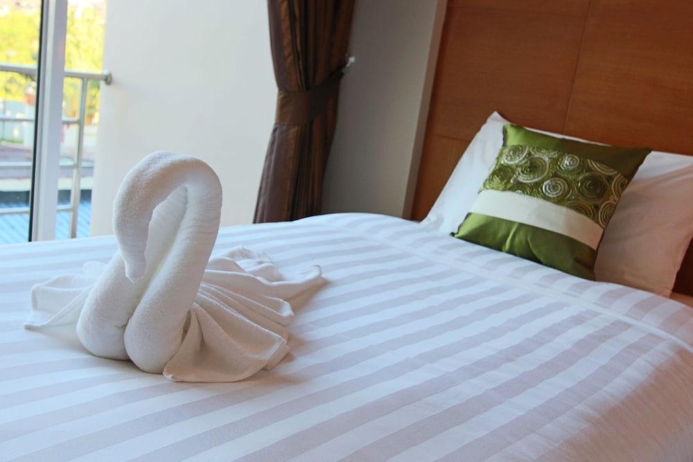 Good Nice Hotel Patong Экстерьер фото