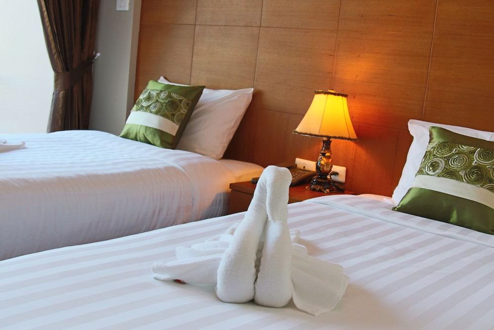 Good Nice Hotel Patong Экстерьер фото