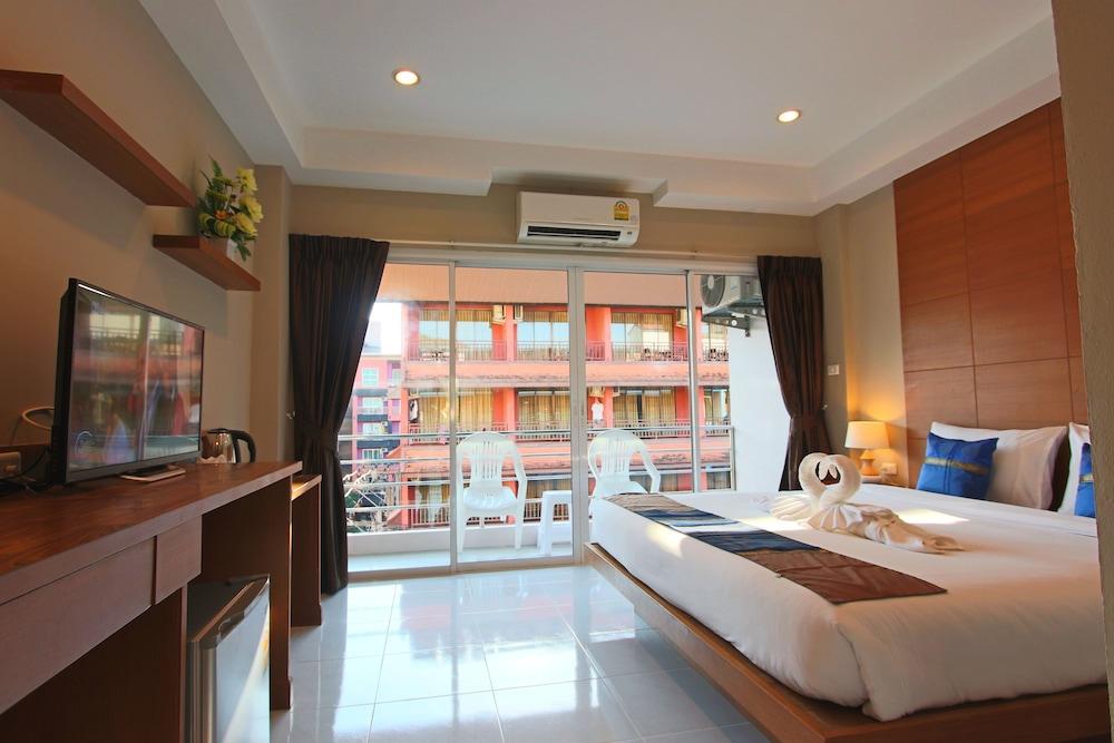 Good Nice Hotel Patong Экстерьер фото