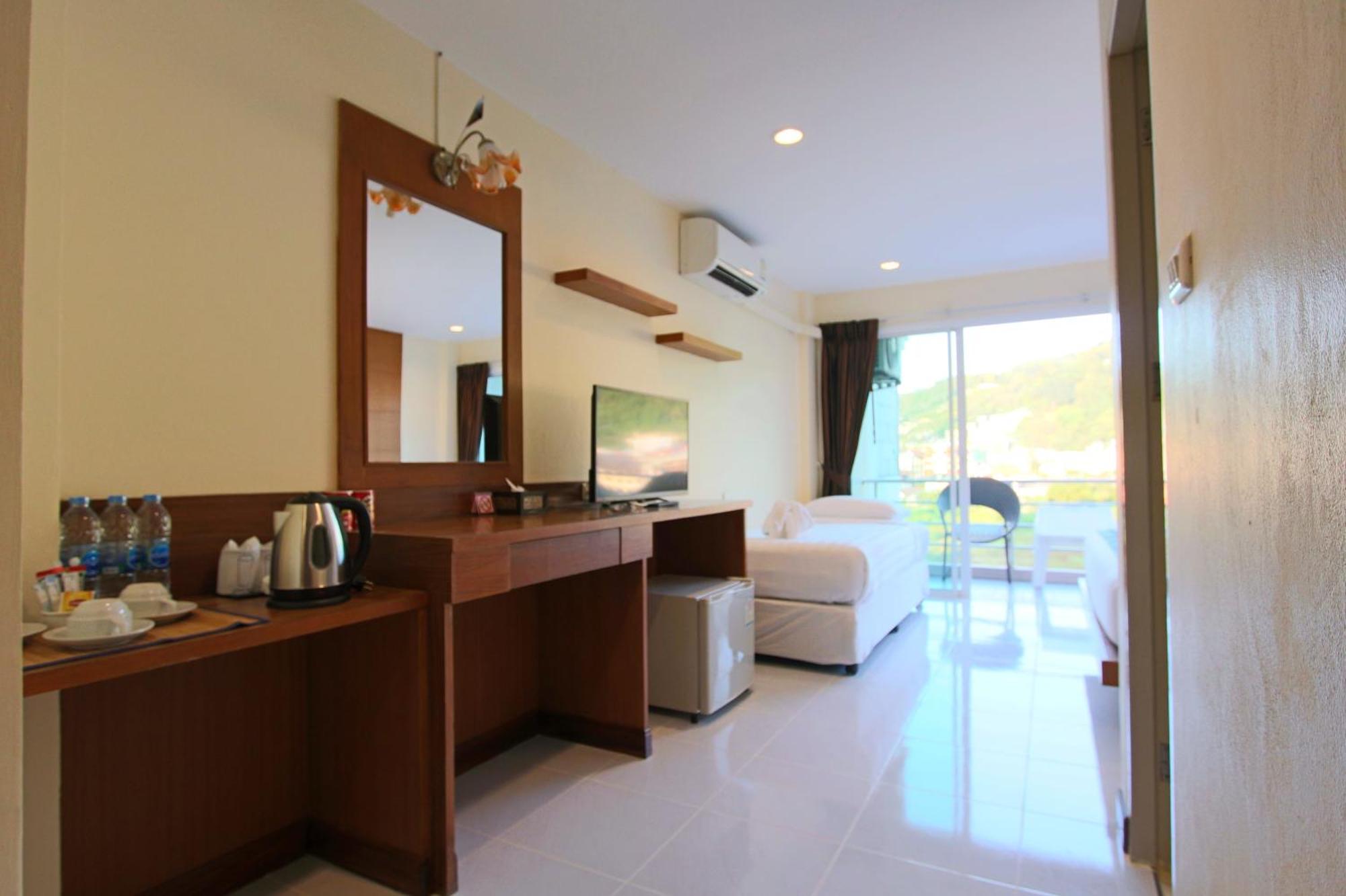 Good Nice Hotel Patong Экстерьер фото