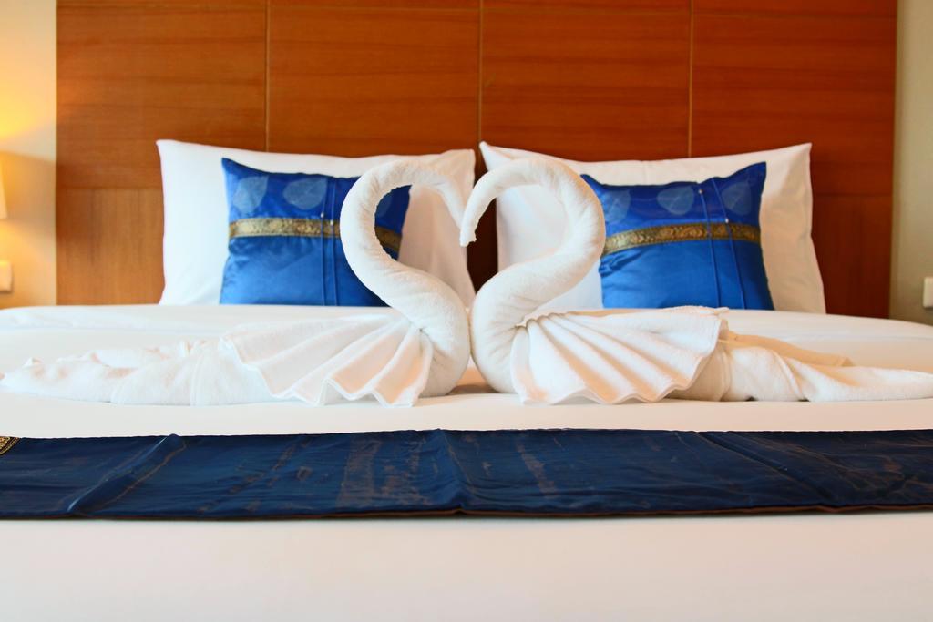 Good Nice Hotel Patong Экстерьер фото