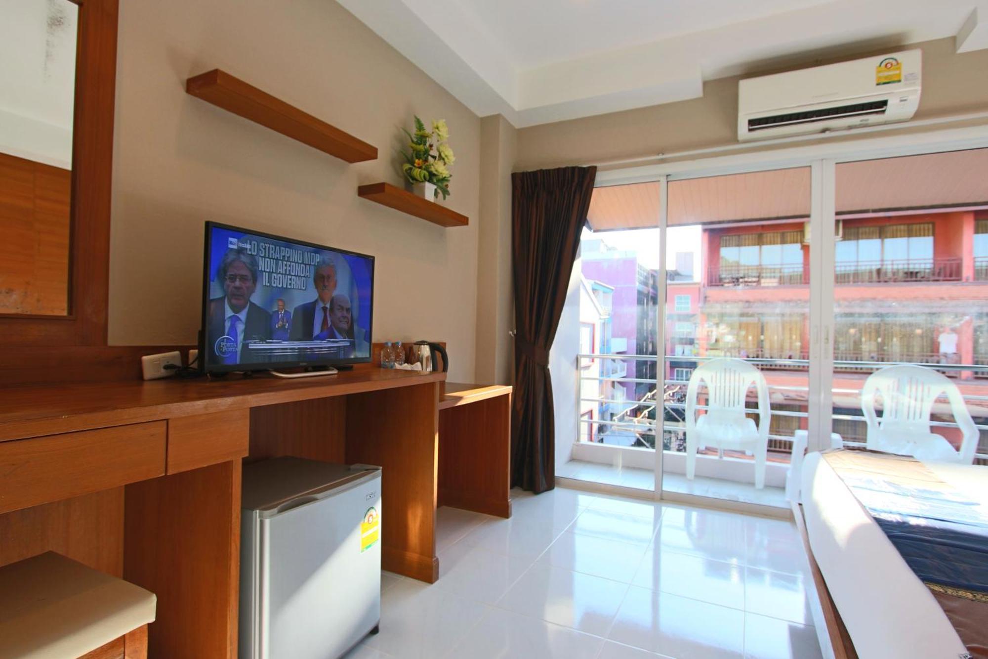 Good Nice Hotel Patong Экстерьер фото